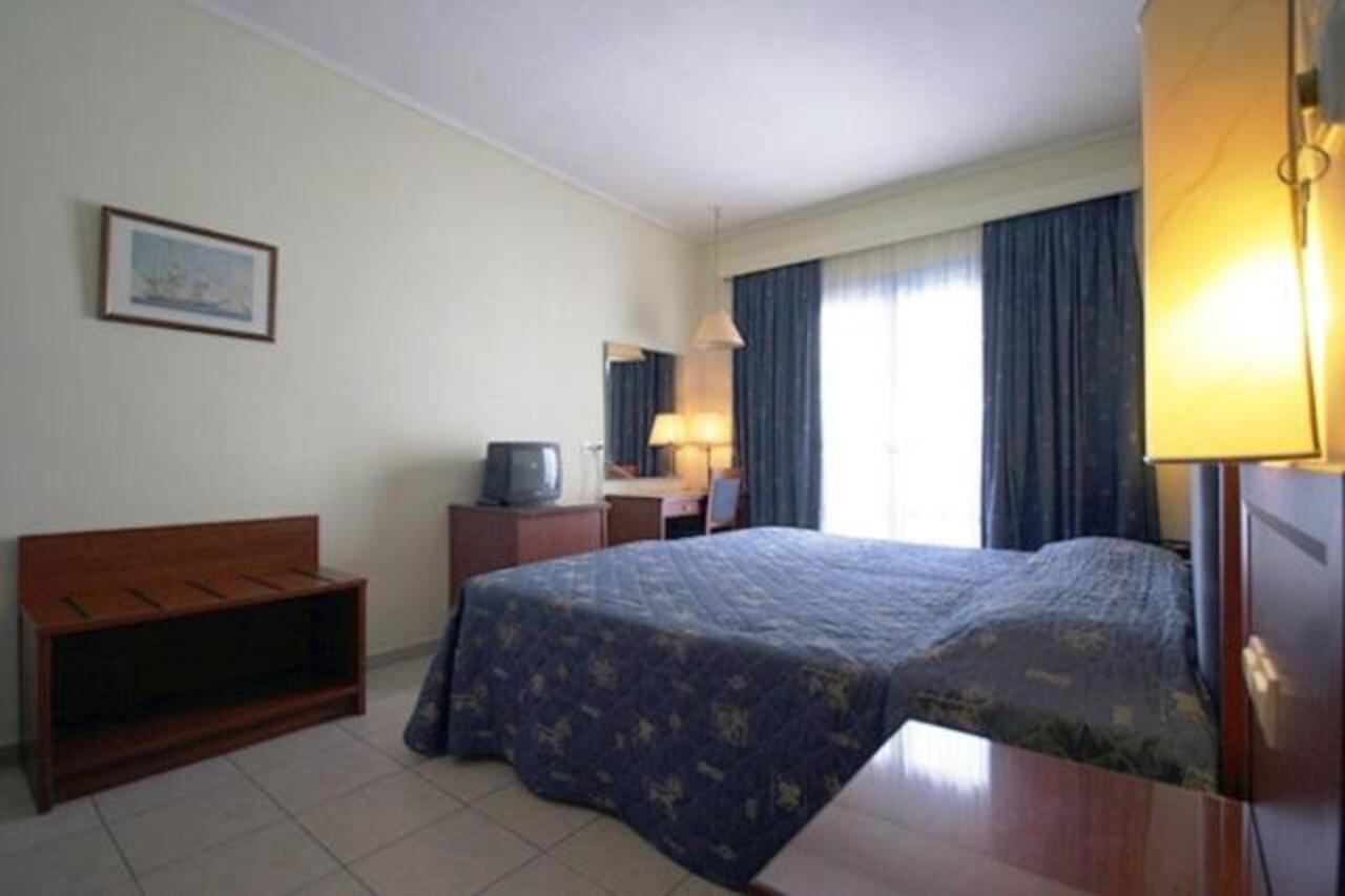 Theodorou Beach Hotel Apartments ซาลิดี ภายนอก รูปภาพ