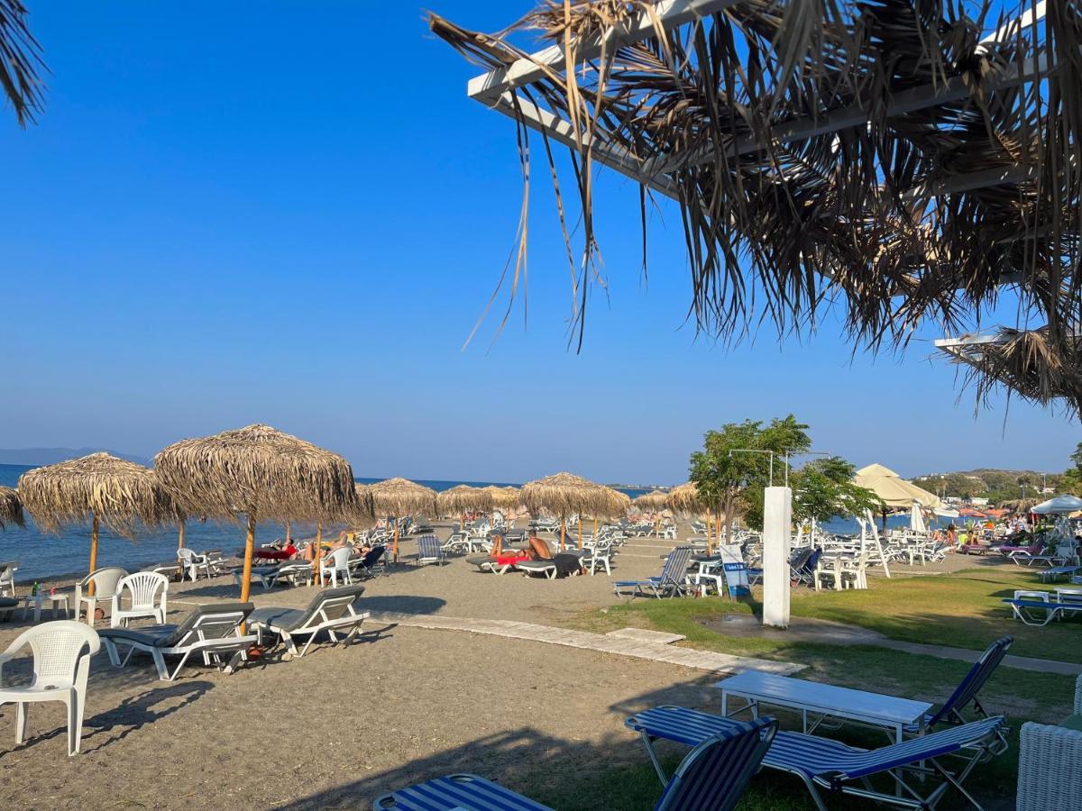 Theodorou Beach Hotel Apartments ซาลิดี ภายนอก รูปภาพ