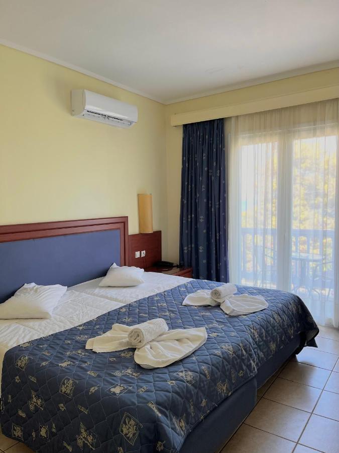 Theodorou Beach Hotel Apartments ซาลิดี ภายนอก รูปภาพ