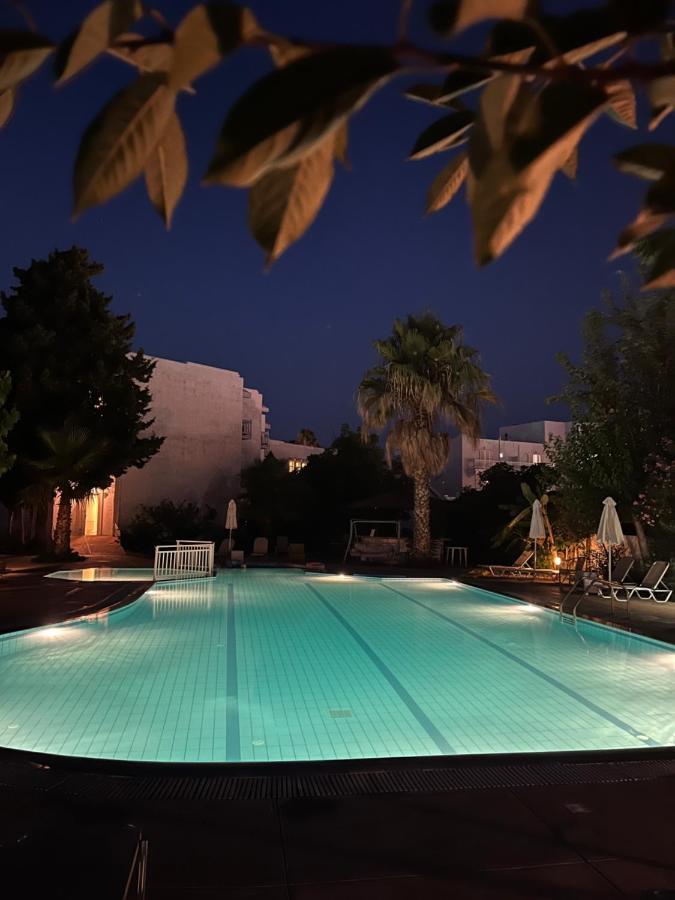 Theodorou Beach Hotel Apartments ซาลิดี ภายนอก รูปภาพ