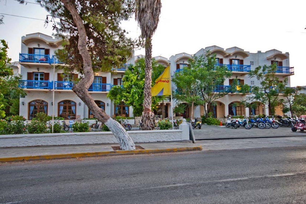 Theodorou Beach Hotel Apartments ซาลิดี ภายนอก รูปภาพ