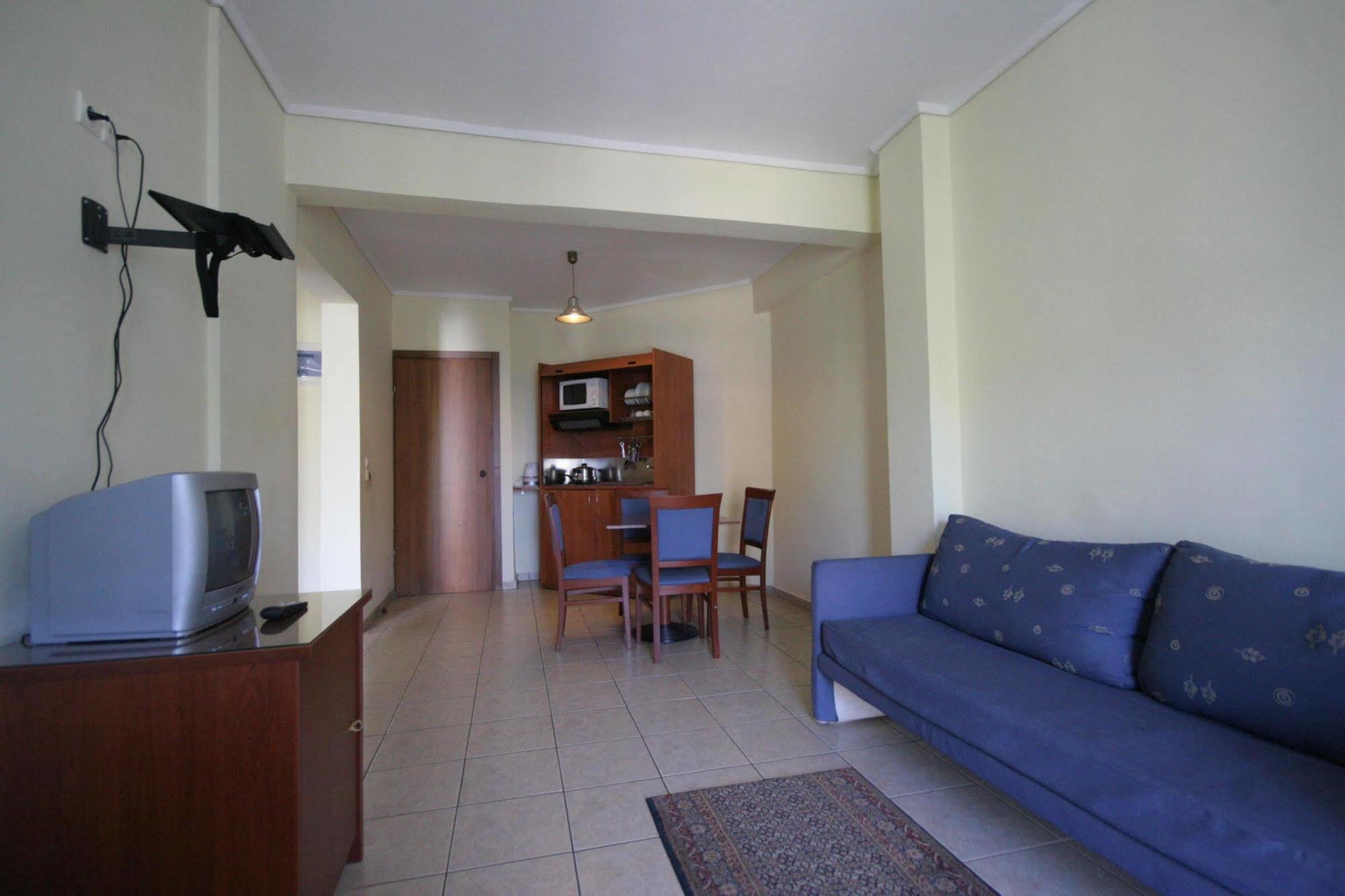 Theodorou Beach Hotel Apartments ซาลิดี ภายนอก รูปภาพ